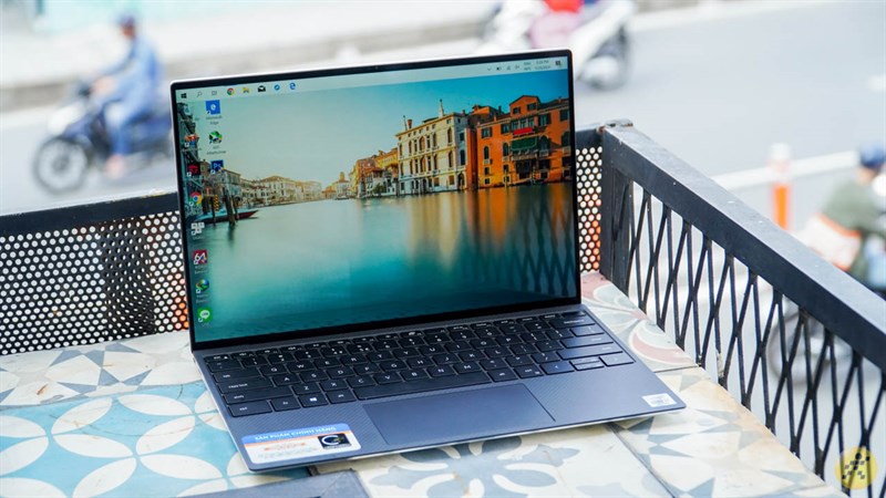 Dell XPS 13 9305 Laptop review: HARDWARE & DESIGN